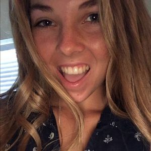 Meet your Posher, Caitlyn